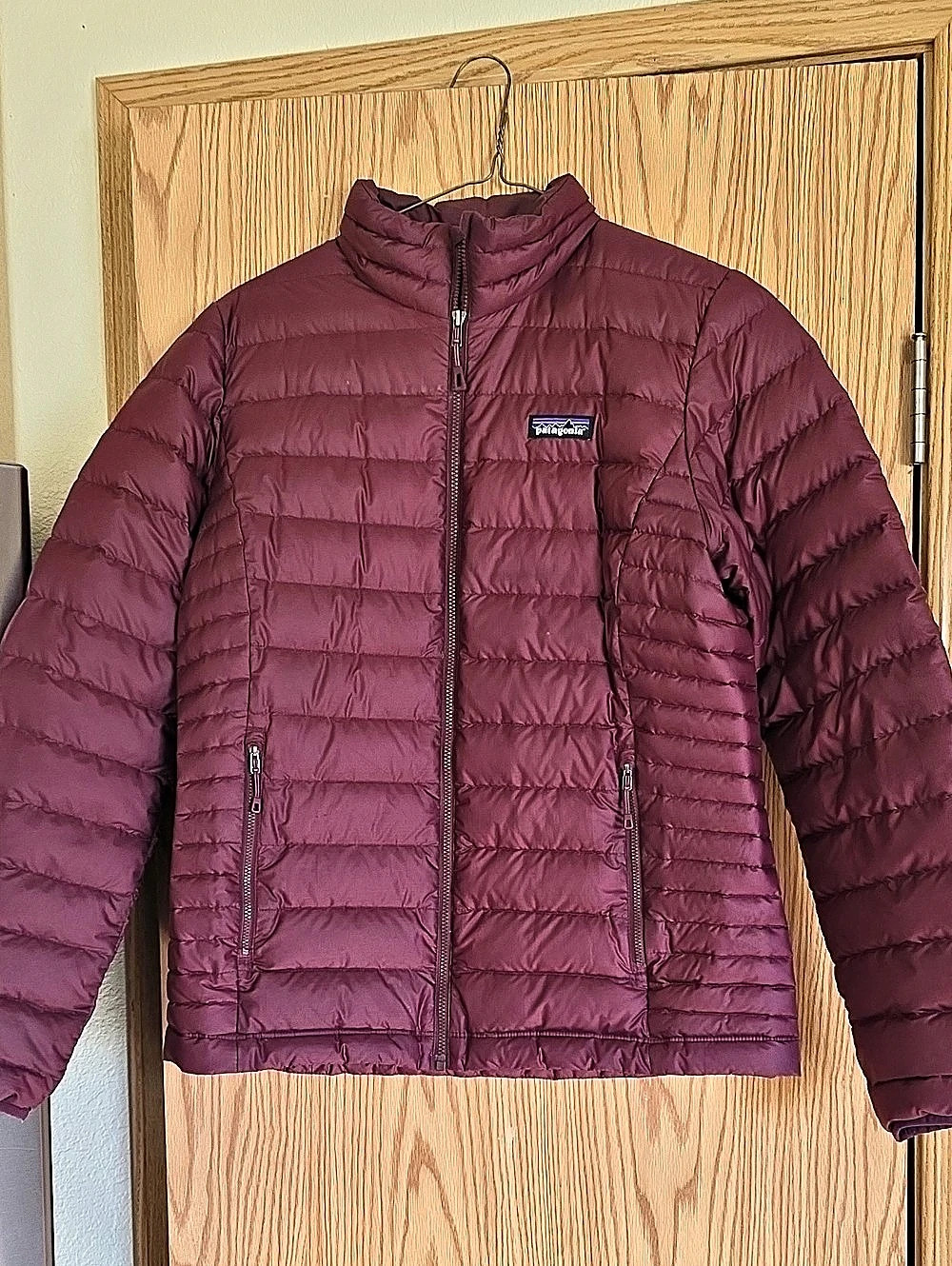 Patagonia Women's Down Sweater Jacket Puffer Jacket in Maroon Like New